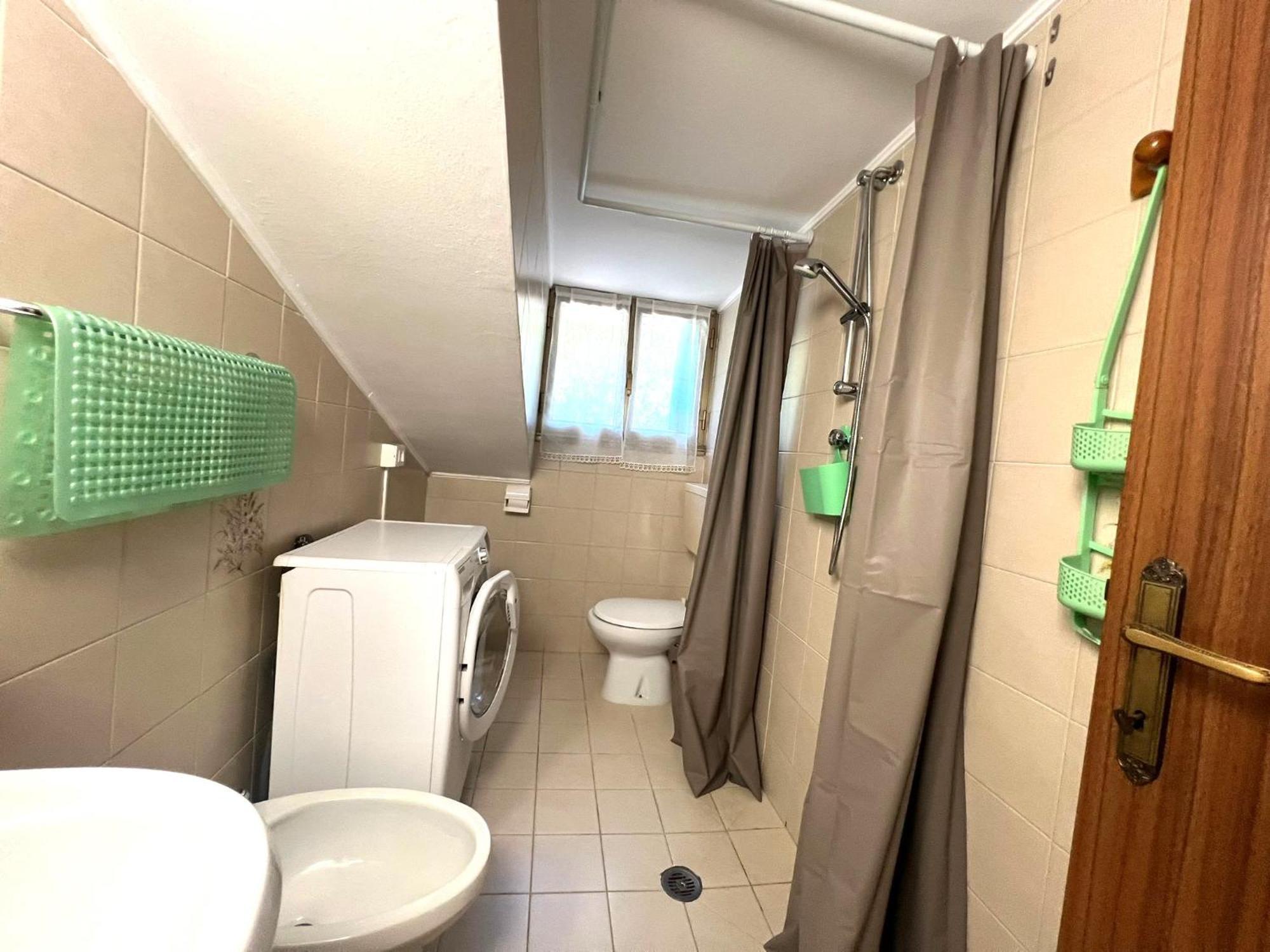 Adria Family Apartments: Beachside Comfort In Apartment